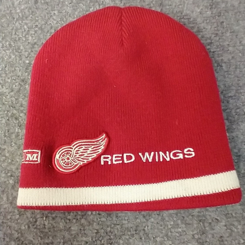 Detroit Red Wings Reversible Beanie Hat NHL Hockey Red White Winter Cap